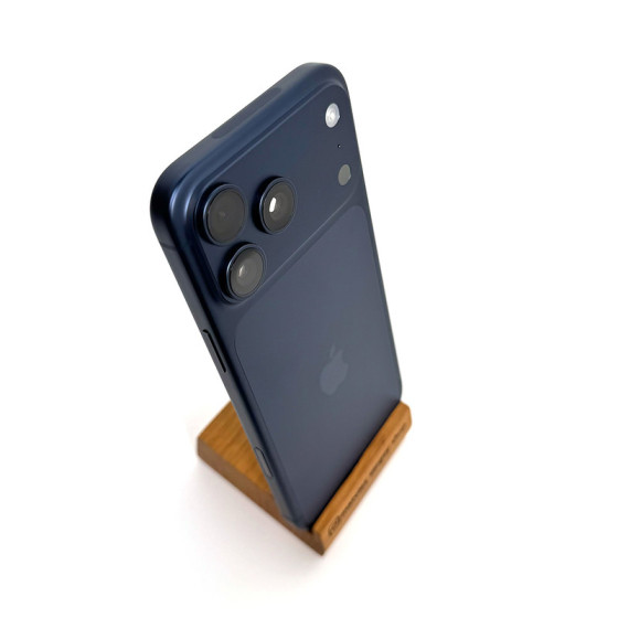 Б/В iPhone 17 Pro Max 256GB Deep Blue Sim