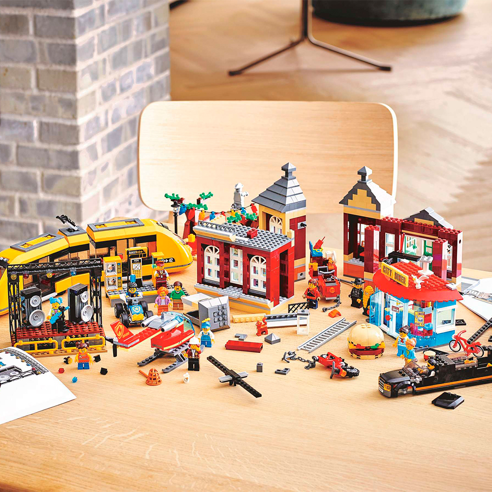 LEGO City Main Square (60271)