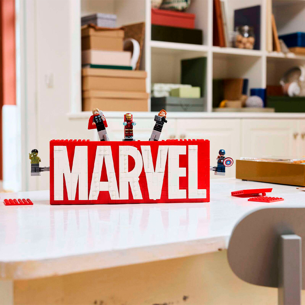 LEGO Marvel Логотип и минифигурки MARVEL (76313)
