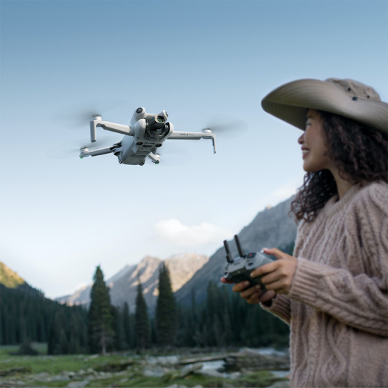 Квадрокоптер DJI Mini 4 Pro Fly More Combo с RC 2 Remote Controller (CP.MA.00000735.01)