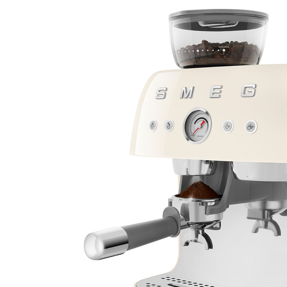 Рожковая кофеварка эспрессо SMEG (EGF03CREU).